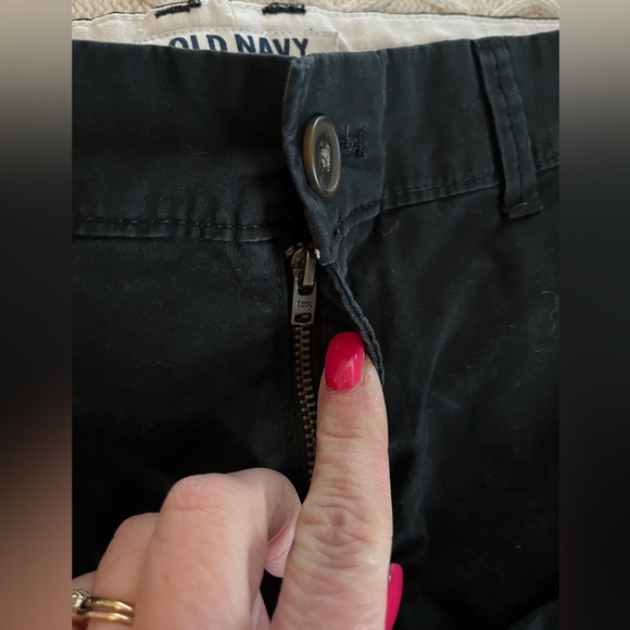 Old Navy Black Khaki Everyday Shorts, cotton & spandex blend, Women’s size 4 - Picture 5 of 9